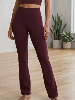 Athleta Elation Straight Leg Pant Color Cranberry